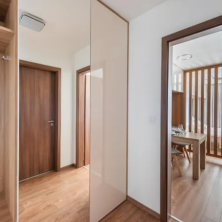 Luxury & Air-Conditioned Osko Apartment Near The City Center Prague Exterior photo